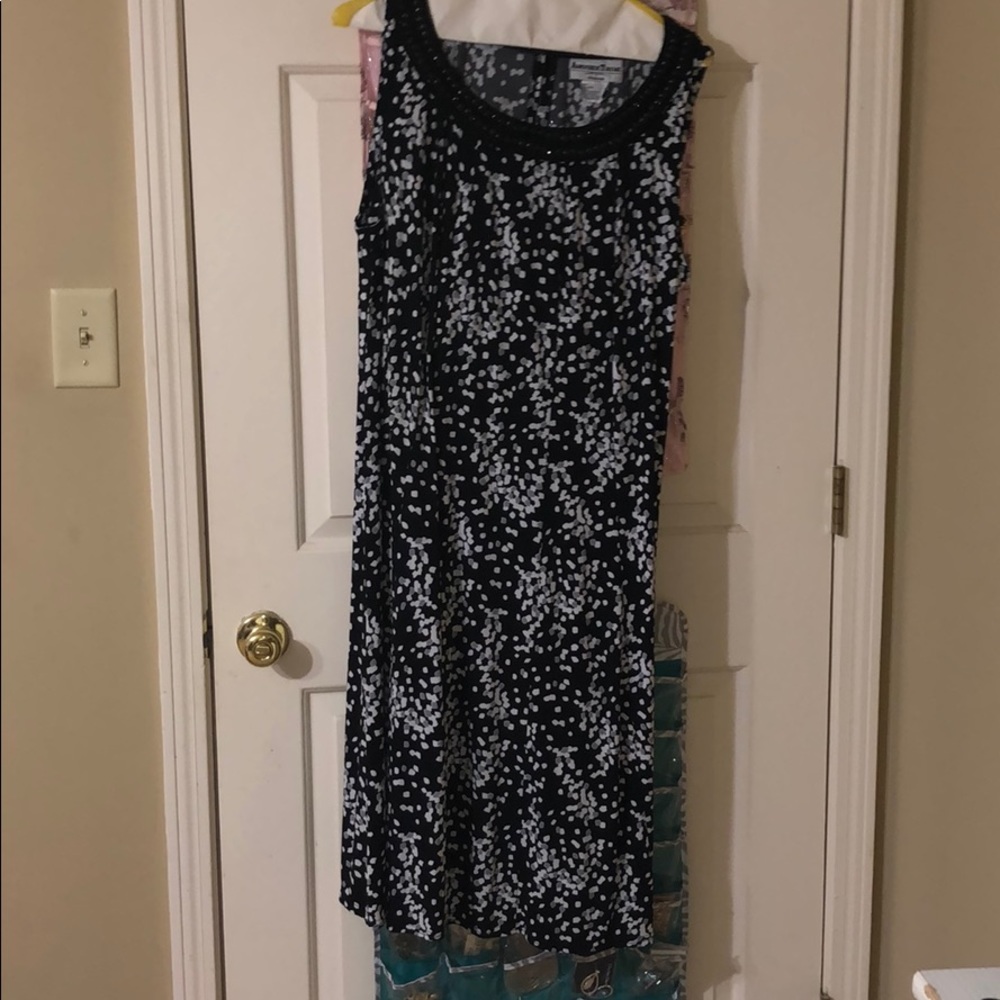 Cute midi swing dress!
